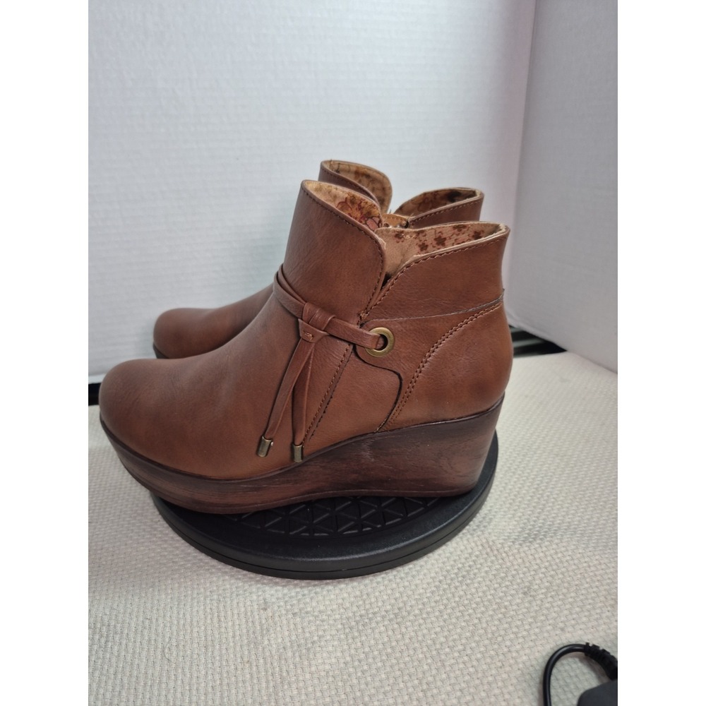 boc Women Size 6.5M Brown Faux Leather Leonna Platform Wedge Ankle Booties NEW